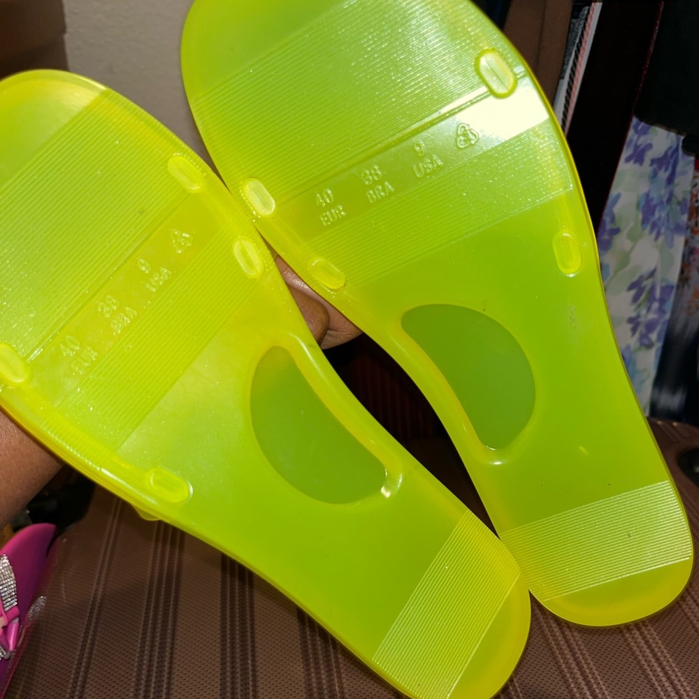 Yello jelly slides